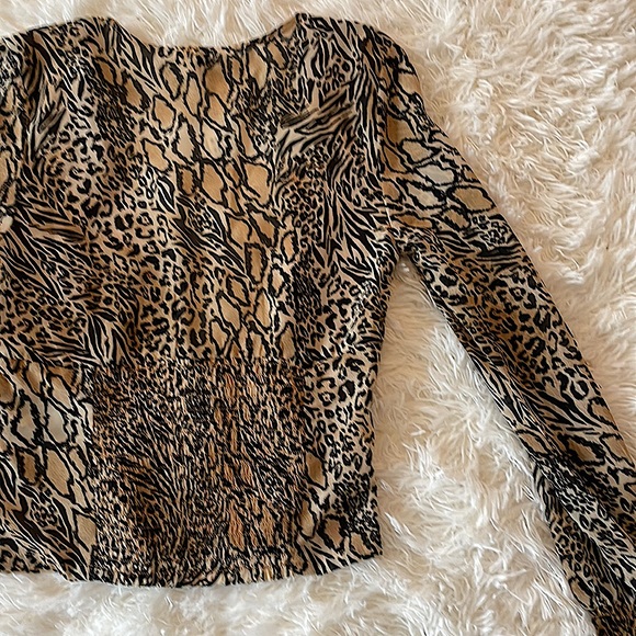 *NEW* H&M Gorgeous Blouse - Picture 4 of 4